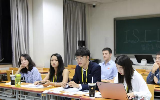 大学学校组织面试会问什么（大学组织面试常见问题及回答技巧） 初中层管理知识 第2张